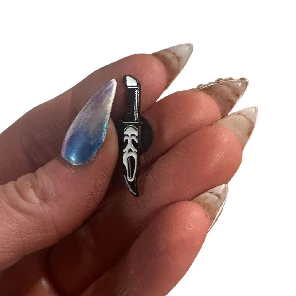 HORROR KNIFE SERIES “SCREAM” Enamel Pin